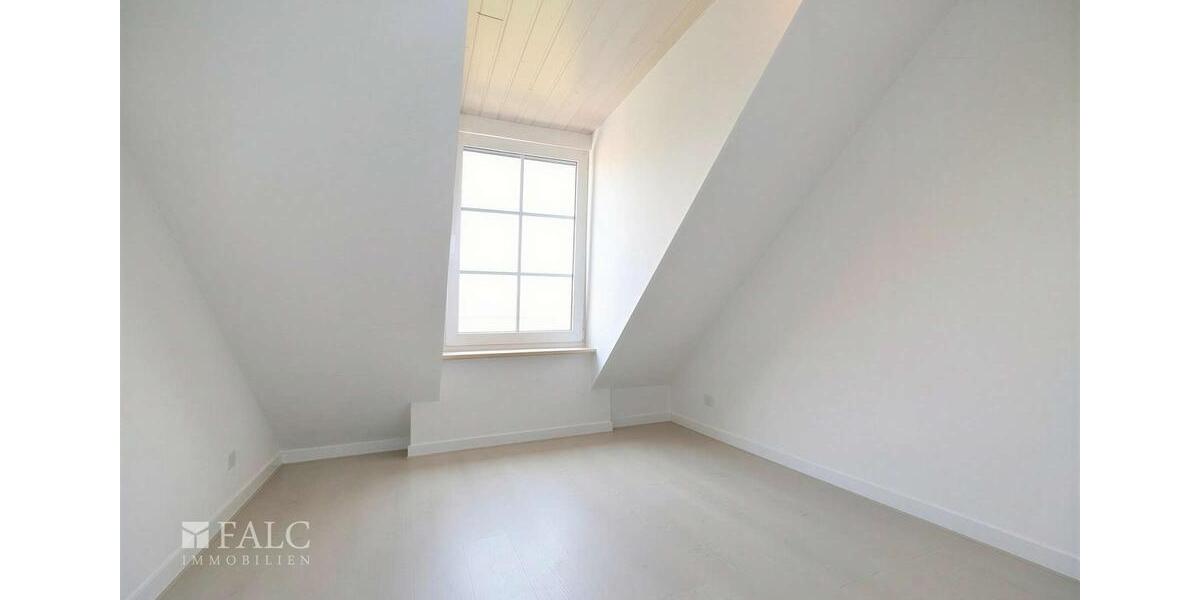 Dachgeschoßwohnung Dömitz - 4 Zimmer, 110 m&sup2;, 880&euro; | Angebot:26632663