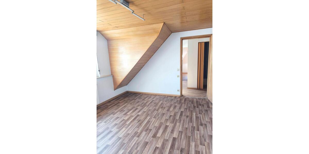 Dachgeschoßwohnung Friedrichsthal - 2 Zimmer, 38 m&sup2;, 280&euro; | Angebot:26278253