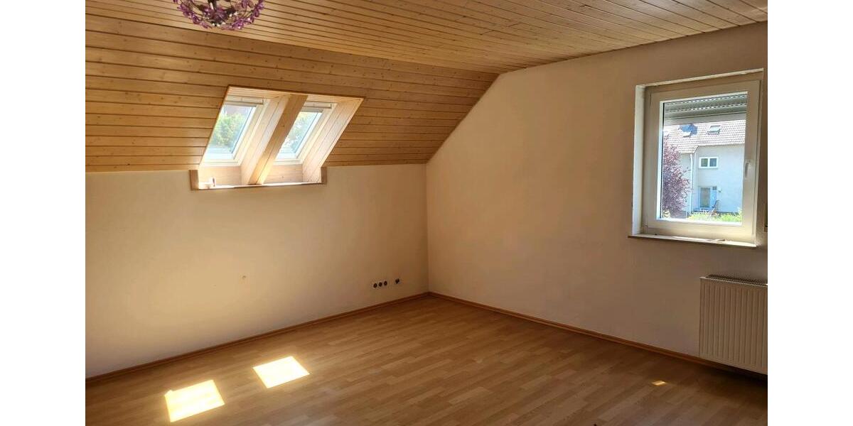 Dachgeschoßwohnung Nattheim - 3.5 Zimmer, 95 m&sup2;, 1.200&euro; | Angebot:24825282