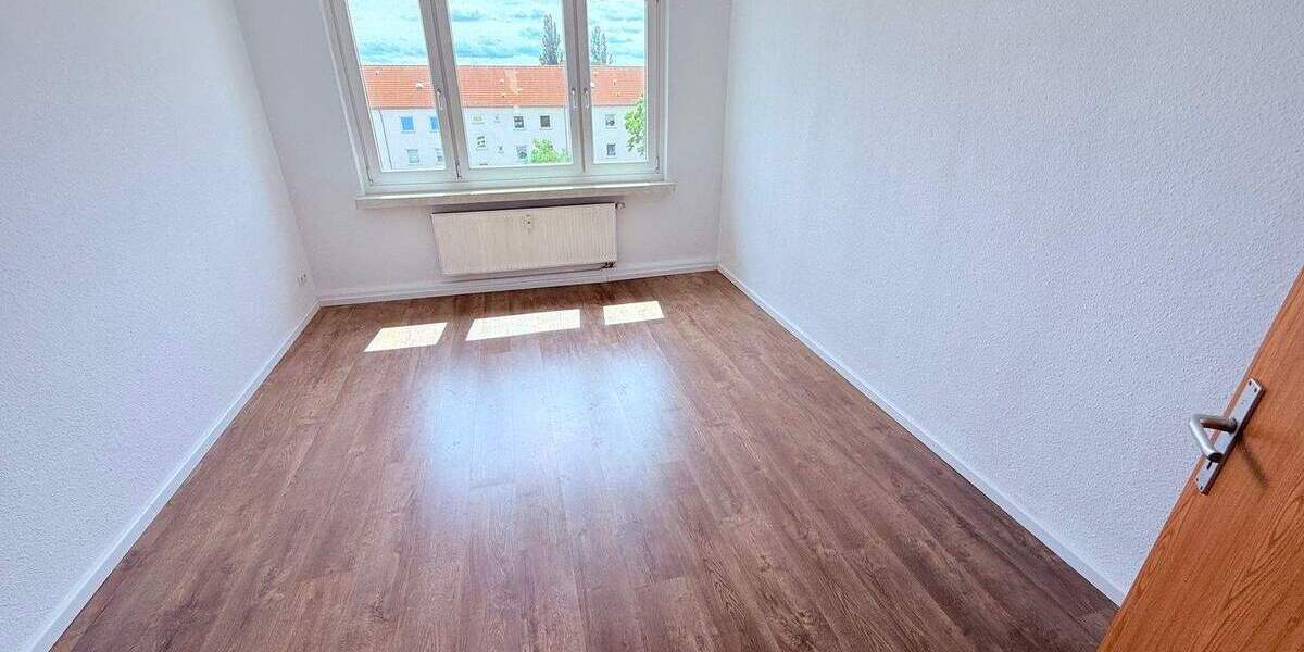 **Besichtigung: Mo.,15.12.25 um 19:00 Uhr** Ruhiges Wohnen im Komponistenviertel! *EBK* 3 zimmer