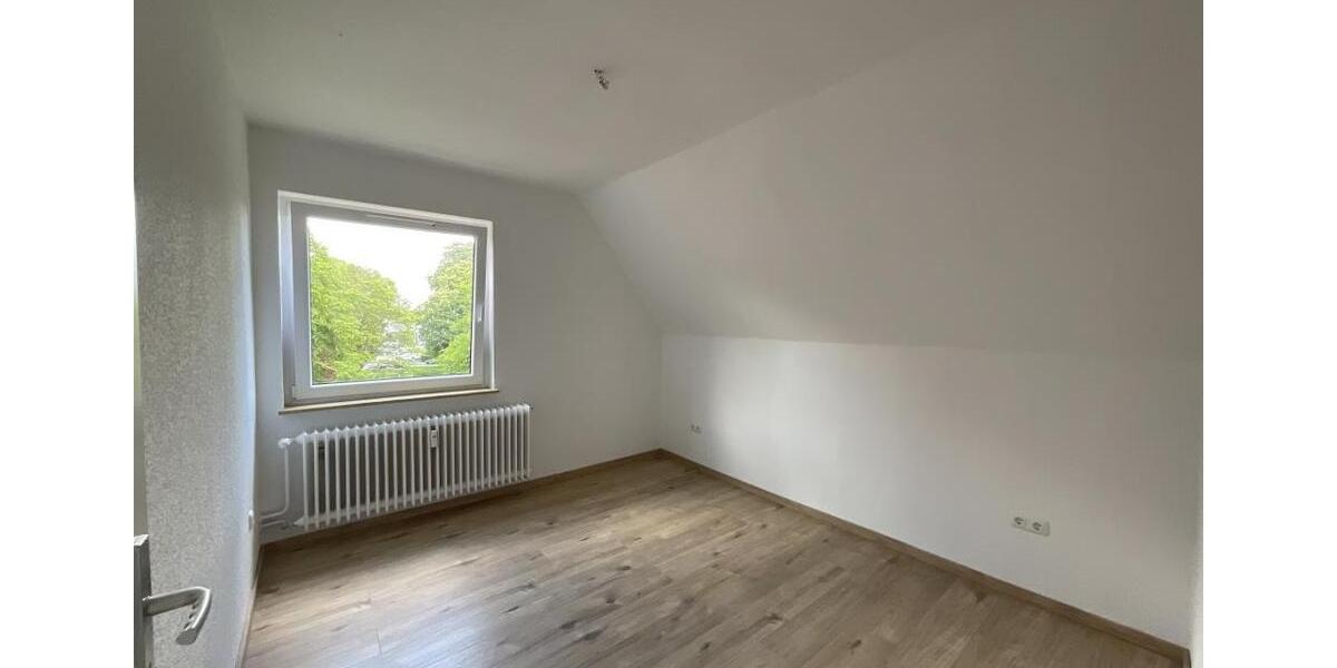 Dachgeschoßwohnung Wilhelmshaven Aldenburg - 3 Zimmer, 55 m&sup2;, 379&euro; | Angebot:26638051