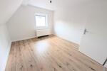 **Garten gefällig? +neuer Laminat +frisch gestrichen +neues Tageslichtbad +eigener Garten** zimmer
