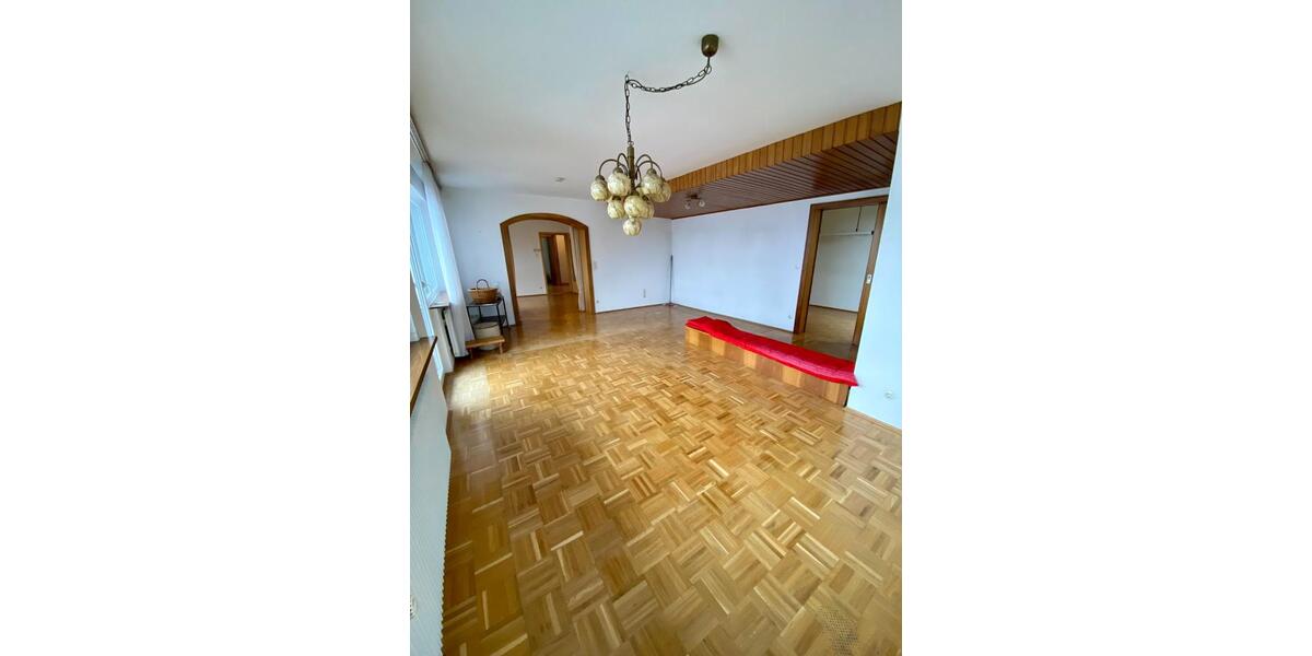 Erdgeschoßwohnung Villingen-Schwenningen Schwenningen - 5 Zimmer, 104 m&sup2;, 1.150&euro; | Angebot:24466387
