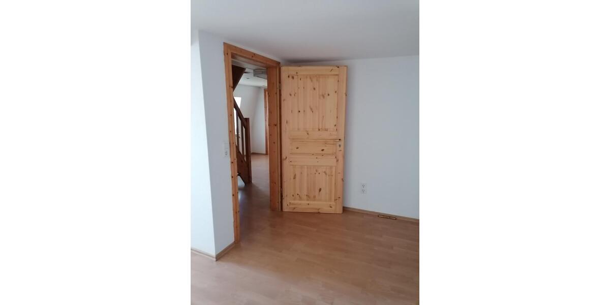 Doppelhaushälfte Waldkappel - 5 Zimmer, 157 m&sup2;, 1.340&euro; | Angebot:25989142