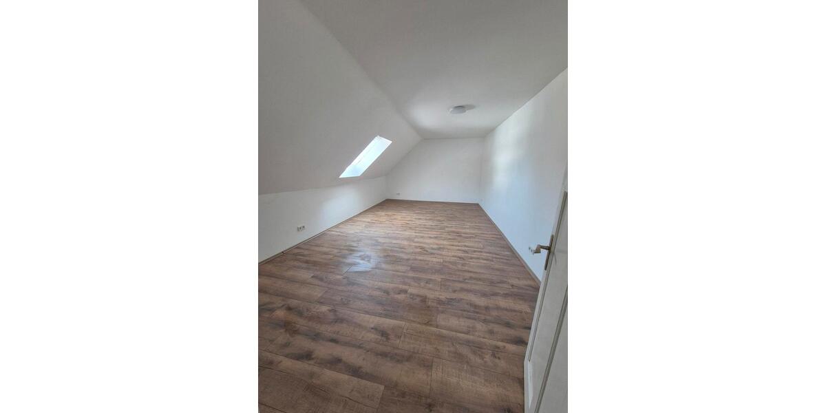 Etagenwohnung Namborn - 5 Zimmer, 140 m&sup2;, 1.150&euro; | Angebot:26187121