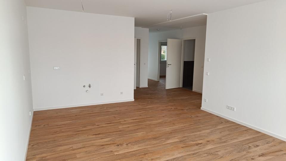 Etagenwohnung Schkeuditz - 4 Zimmer, 102 m&sup2;, 1.050&euro; | Angebot:25253511