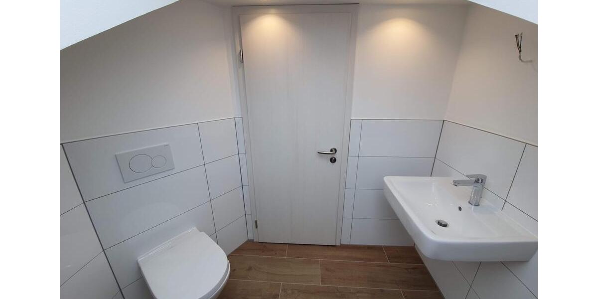 Etagenwohnung Bergrheinfeld - 4 Zimmer, 125 m&sup2;, 1.000&euro; | Angebot:26267710