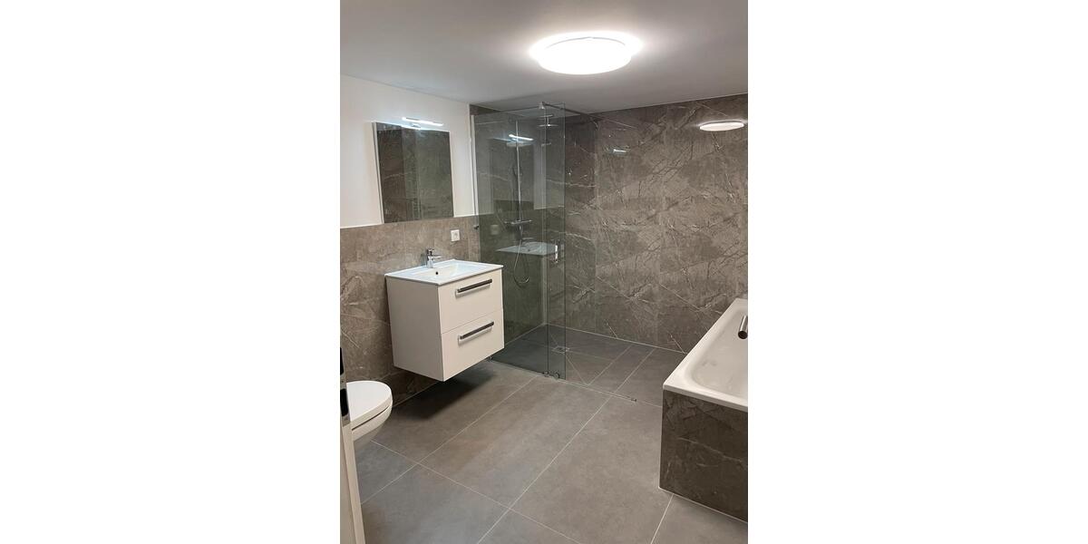 5 Zimmer • 2 Bäder • Küche • Terrasse • Ober-Rosbach 5 zimmer