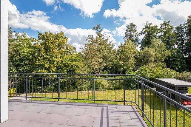 Befristet: Modernes Wohnen mit Stil: Garten, Terrasse & offenes Wohnkonzept vereint