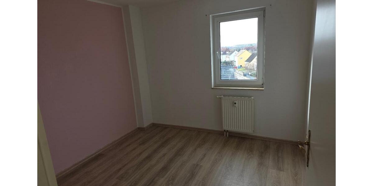 Dachgeschoßwohnung Merseburg - 2 Zimmer, 64 m&sup2;, 444&euro; | Angebot:25721885