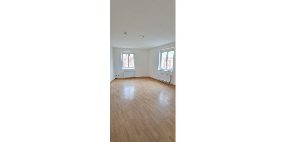 Etagenwohnung Neustrelitz - 1 Zimmer, 33 m&sup2;, 230&euro; | Angebot:25961170