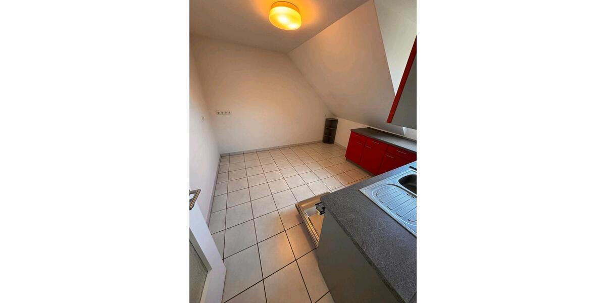 Dachgeschoßwohnung Wölfersheim - 3.5 Zimmer, 96 m&sup2;, 1.350&euro; | Angebot:26048547