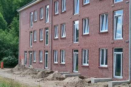 Wohnung zum Mieten in Oldenburg 230,18 € 30.69 m²