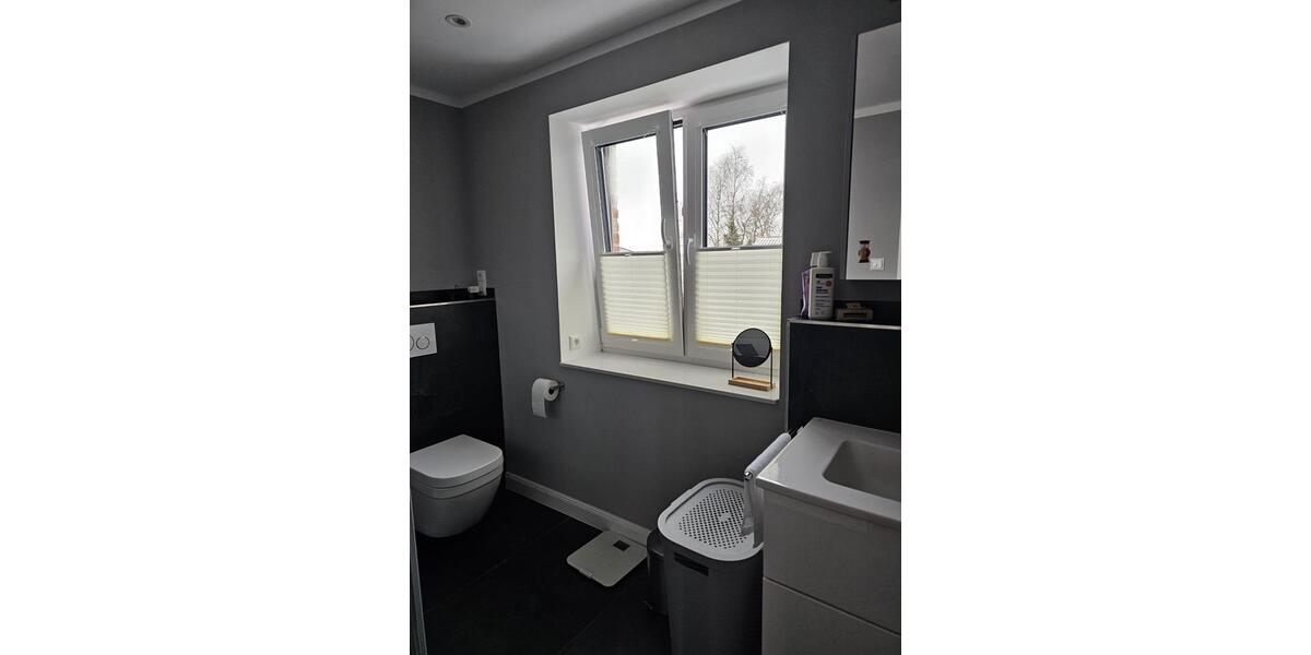 Etagenwohnung Heide - 4 Zimmer, 100 m&sup2;, 1.300&euro; | Angebot:25646220