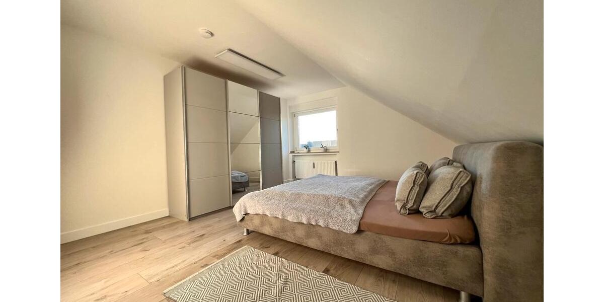 Dachgeschoßwohnung Voerde (Niederrhein) - 3 Zimmer, 78 m&sup2;, 740&euro; | Angebot:26534131