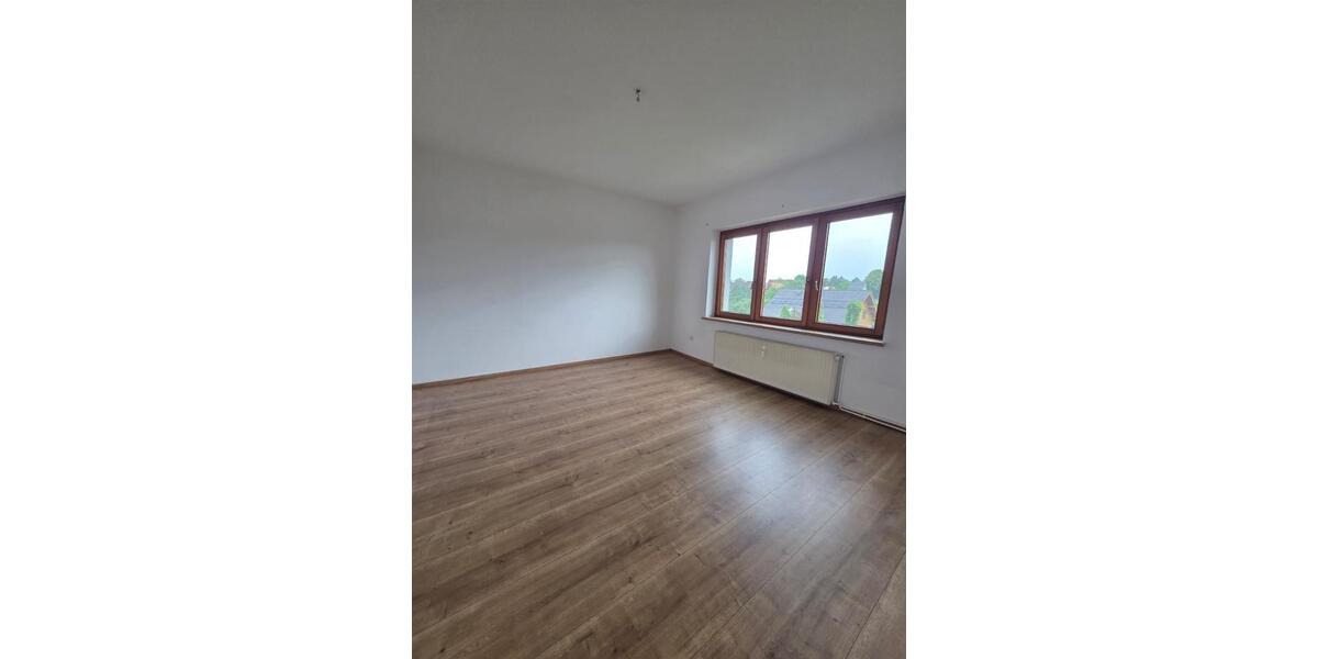 Etagenwohnung Meerane - 3 Zimmer, 80 m&sup2;, 440&euro; | Angebot:25902788