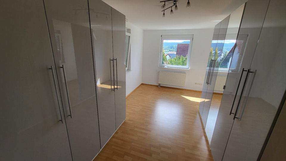 Doppelhaushälfte Kaiserslautern Bahnheim - 6 Zimmer, 246 m&sup2;, 2.040&euro; | Angebot:21981036
