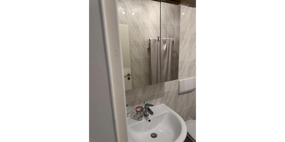 Dachgeschoßwohnung Saarbrücken West - 1 Zimmer, 33 m&sup2;, 750&euro; | Angebot:26322108