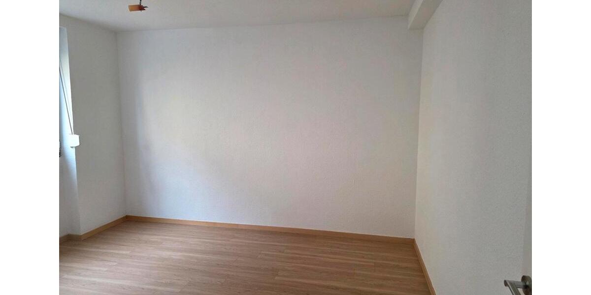Etagenwohnung Lebach - 3 Zimmer, 77 m&sup2;, 700&euro; | Angebot:24841122