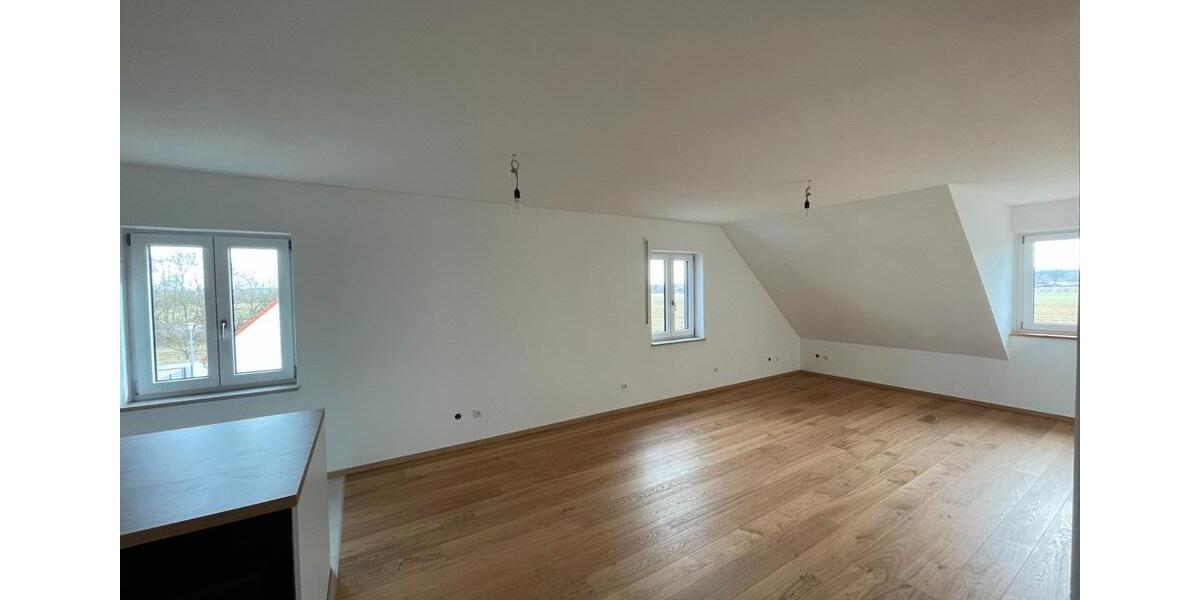 Dachgeschoßwohnung Gunzenhausen - 3 Zimmer, 90 m&sup2;, 950&euro; | Angebot:26464332