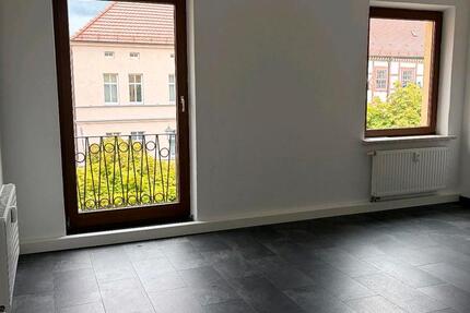 Wohnung Gräfenhainichen - 2 Zimmer, 60 m&sup2;, 450&euro; | Angebot:26578502
