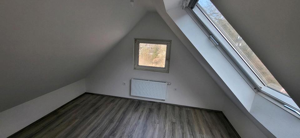 Etagenwohnung Engelskirchen - 4.5 Zimmer, 100 m&sup2;, 1.000&euro; | Angebot:26611643