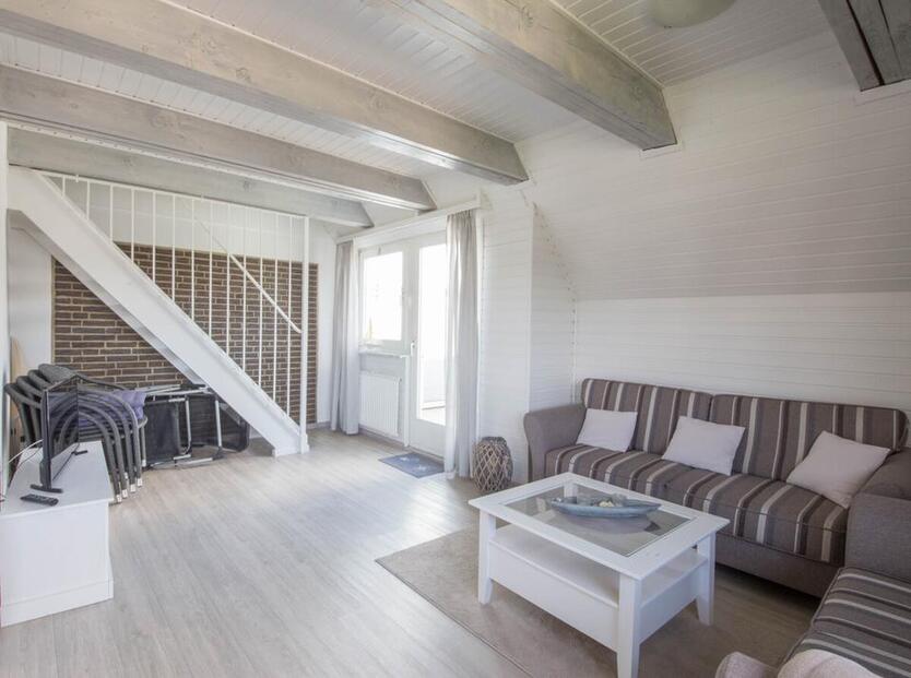 reserviert - Renovierte Dachgeschosswohnung zimmer