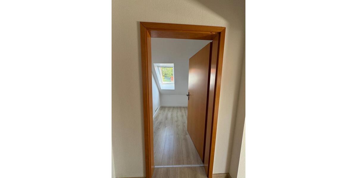Dachgeschoßwohnung Göttingen Oststadt - 2.5 Zimmer, 73 m&sup2;, 650&euro; | Angebot:25960201