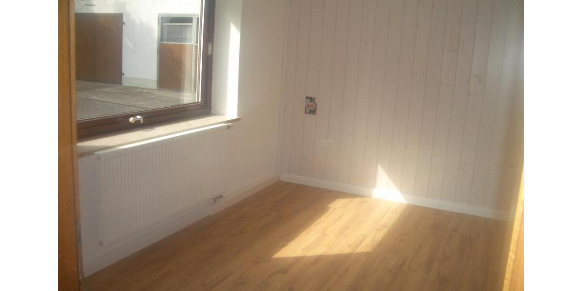 Erdgeschoßwohnung Kirchberg - 3 Zimmer, 100 m&sup2;, 875&euro; | Angebot:26288317
