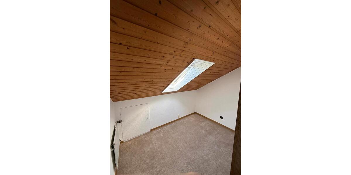 Dachgeschoßwohnung Sinzig - 2.5 Zimmer, 100 m&sup2;, 800&euro; | Angebot:26621581