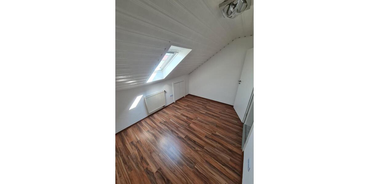Dachgeschoßwohnung Genderkingen - 3 Zimmer, 92 m&sup2;, 920&euro; | Angebot:26517891