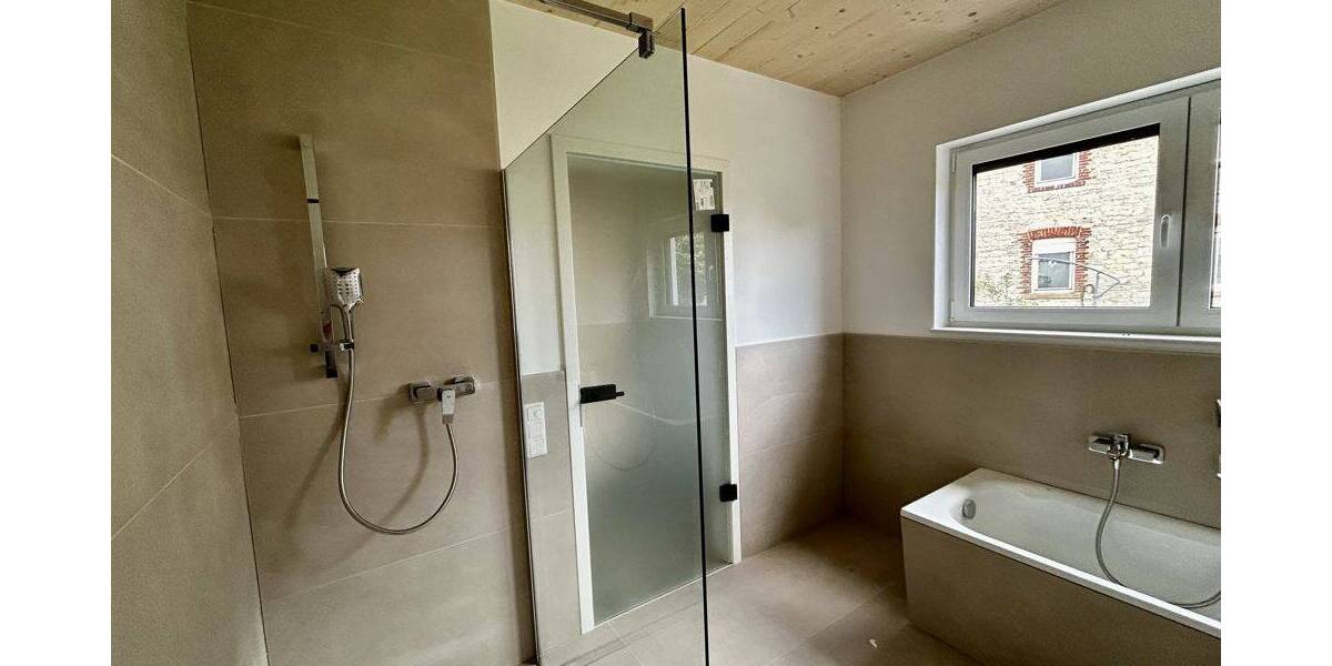Etagenwohnung Leopoldshöhe - 4 Zimmer, 104 m&sup2;, 1.495&euro; | Angebot:26779642