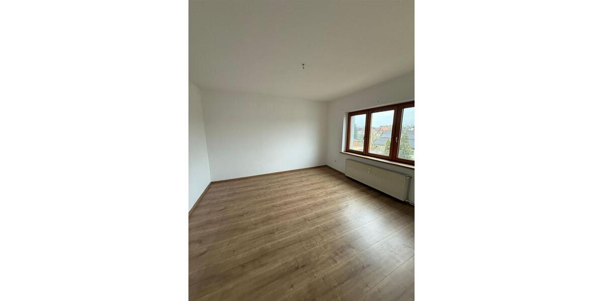 Etagenwohnung Meerane - 3 Zimmer, 80 m&sup2;, 440&euro; | Angebot:25902788
