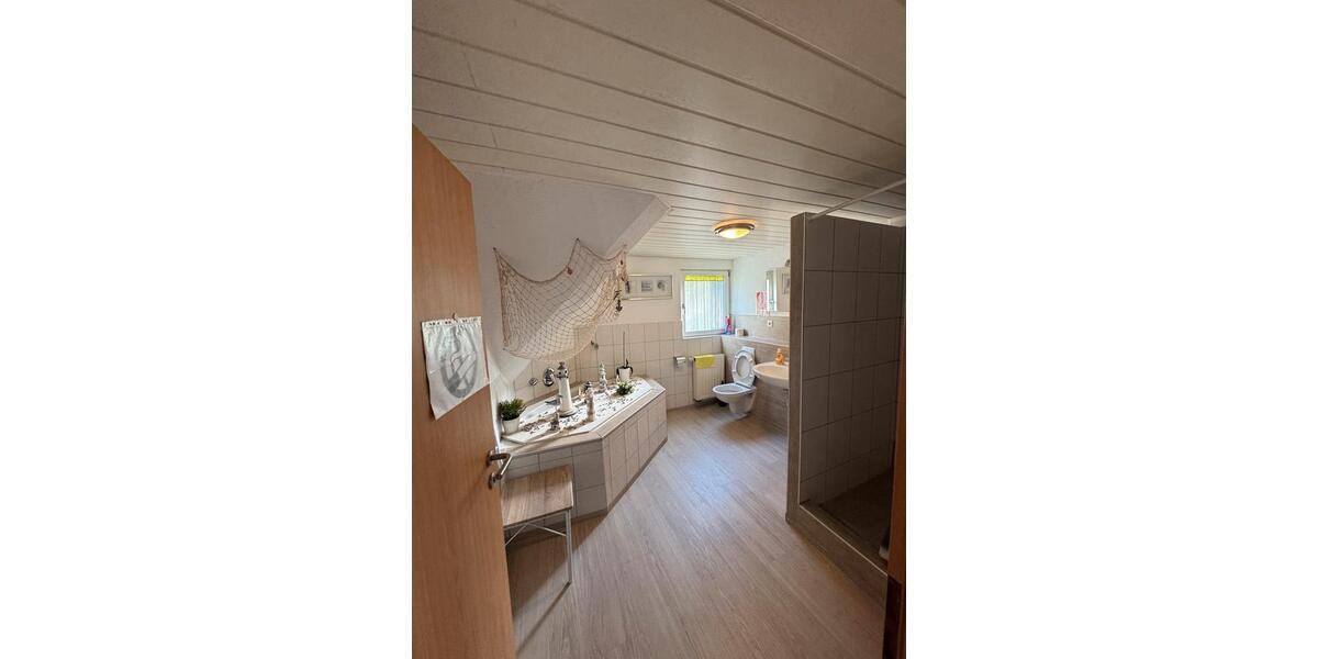 Wohnen auf Zeit Mundelsheim - 6 Zimmer, 15 m&sup2;, 600&euro; | Angebot:24669484