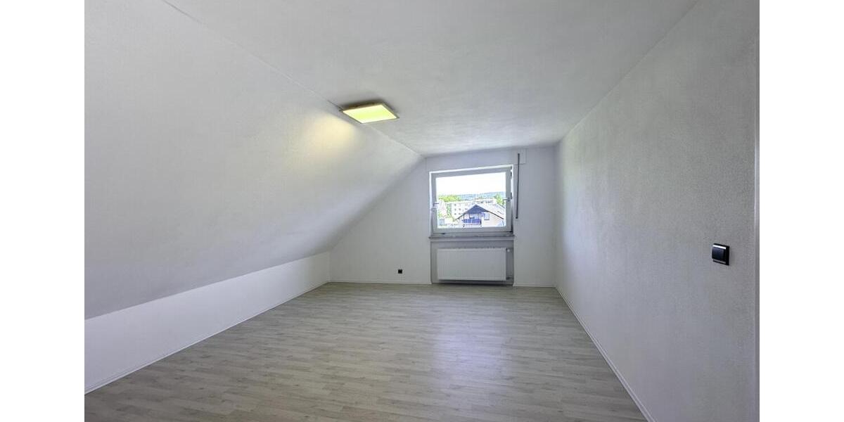 Dachgeschoßwohnung Wittlich - 3 Zimmer, 87 m&sup2;, 950&euro; | Angebot:26660900