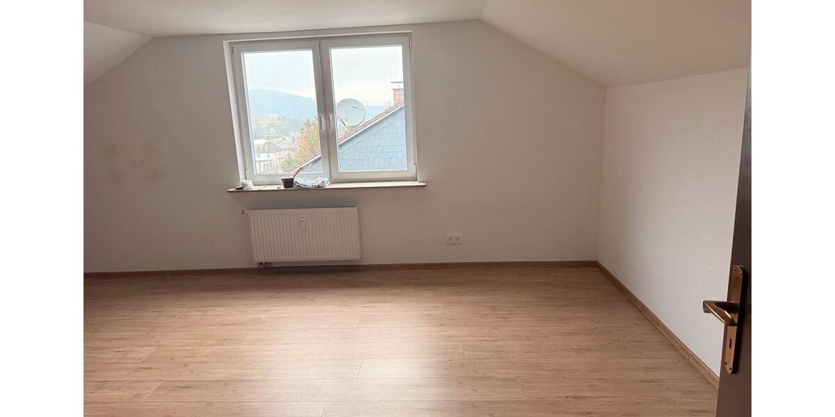 Dachgeschoßwohnung Plettenberg - 2 Zimmer, 60 m&sup2;, 550&euro; | Angebot:25366822