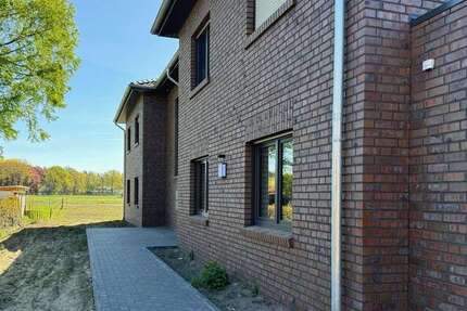Wohnung Edewecht - 3 Zimmer, 82 m&sup2;, 990&euro; | Angebot:26461154