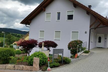 Schöne DG-Wohnung, Kachelofen, 110 qm in Waldmünchen zu vermieten 4 zimmer