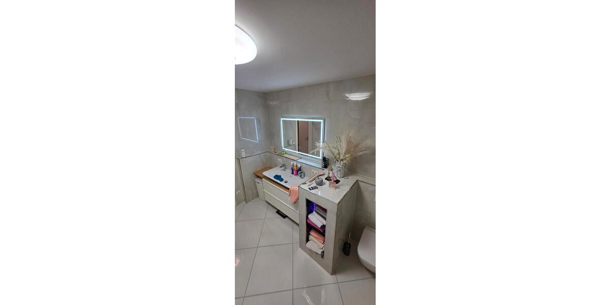 Luxus-Wohnung Fürth Vach | Kamin | 8K TV | Möbliert | Balkon 3 zimmer