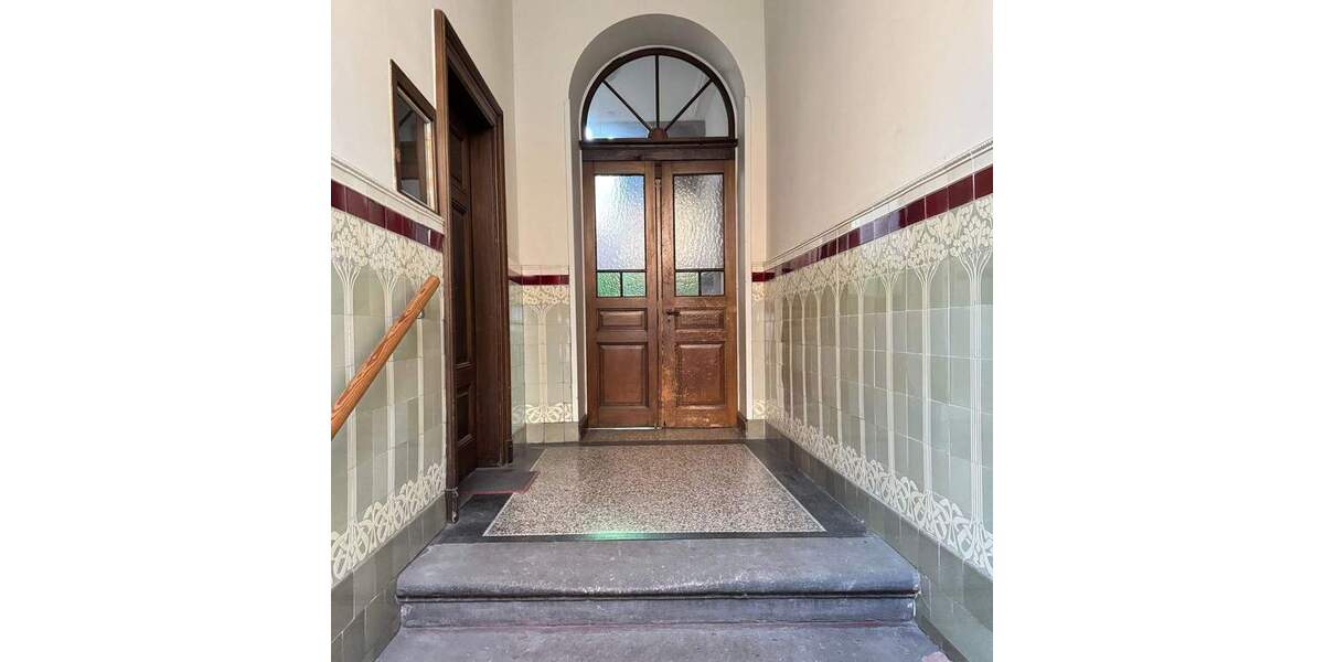 Etagenwohnung Saarbrücken St Johann - 4 Zimmer, 100 m&sup2;, 1.100&euro; | Angebot:24367917