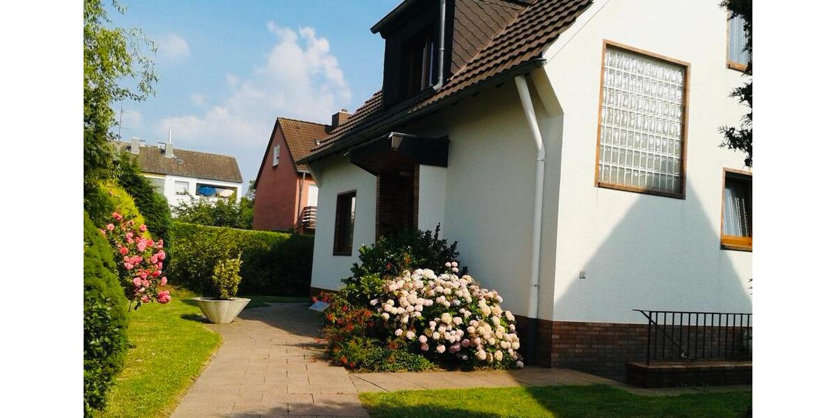 Einfamilienhaus Köln Porz - 5 Zimmer, 126 m&sup2;, 1.950&euro; | Angebot:26581638