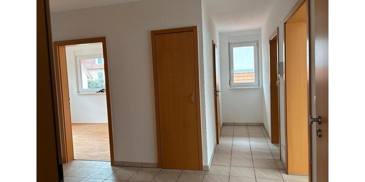 Etagenwohnung Bad Dürkheim - 3 Zimmer, 118 m&sup2;, 1.490&euro; | Angebot:24652798