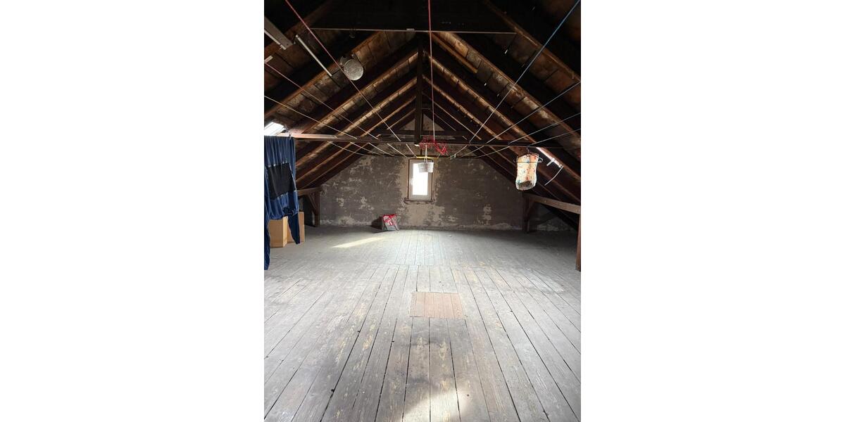 Dachgeschoßwohnung Limbach-Oberfrohna Oberfrohna - 4 Zimmer, 80 m&sup2;, 400&euro; | Angebot:25868353