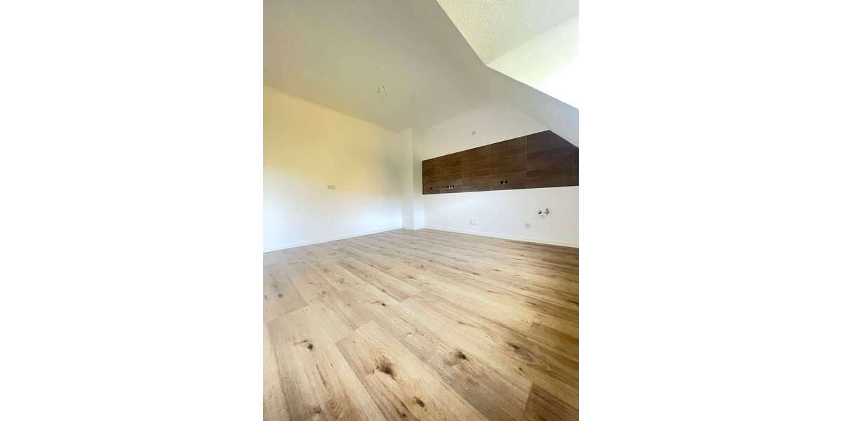 Sanierte und gepflegte 3ZKB Dachgeschosswohnung in St. Ingbert-Rentrisch - Dachgeschoßwohnung Sankt Ingbert | Angebot:27197100