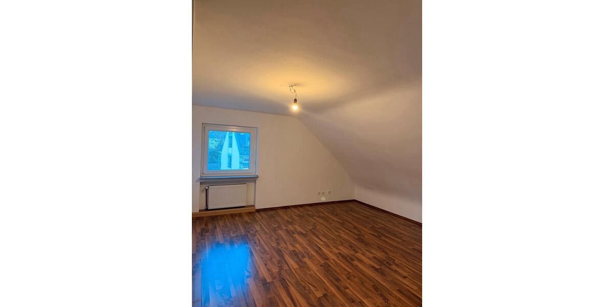 Dachgeschoßwohnung Püttlingen - 3 Zimmer, 100 m&sup2;, 750&euro; | Angebot:24839786