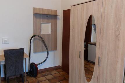 1-Raum Apartment vollmöbliert mit Küche u. Duschbad € 410 warm 1 zimmer