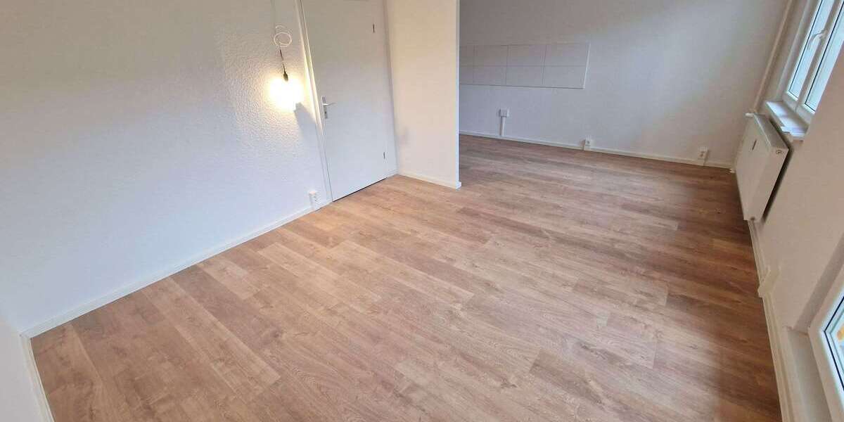 Etagenwohnung Halle Neustadt - 2 Zimmer, 51 m&sup2;, 400&euro; | Angebot:27070161