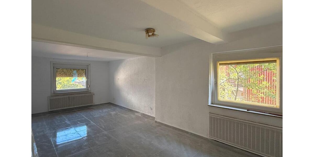 Einfamilienhaus Feldatal - 8 Zimmer, 280 m&sup2;, 1.390&euro; | Angebot:26604948