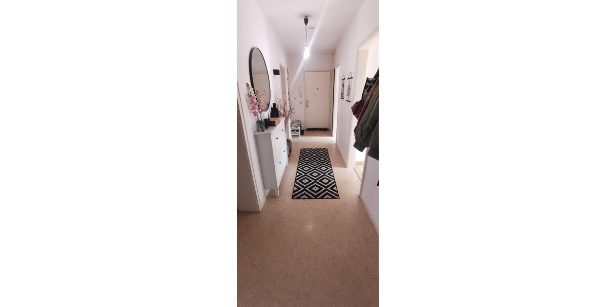 Etagenwohnung Saarbrücken - 3 Zimmer, 95 m&sup2;, 990&euro; | Angebot:26556727