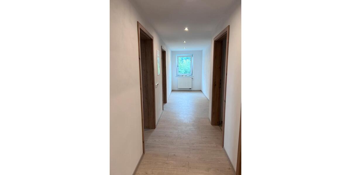 Etagenwohnung Schaufling - 3 Zimmer, 85 m&sup2;, 600&euro; | Angebot:25764446